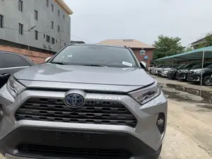 Toyota RAV4 2020 Silver