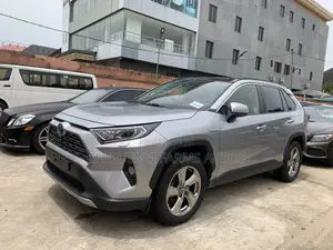 Toyota RAV4 2020 Silver