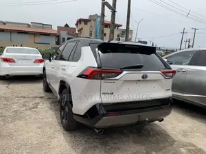 Toyota RAV4 2020 White