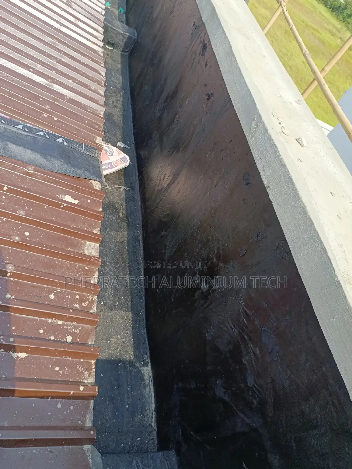 Felting Roof Gutter