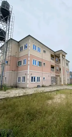 6bdrm Block of Flats in Ozuoba / Rumuoparali, Port-Harcourt for sale