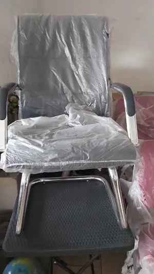 701 Executive Guest Chair