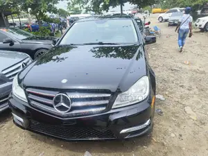 Mercedes-Benz C350 2014 Black