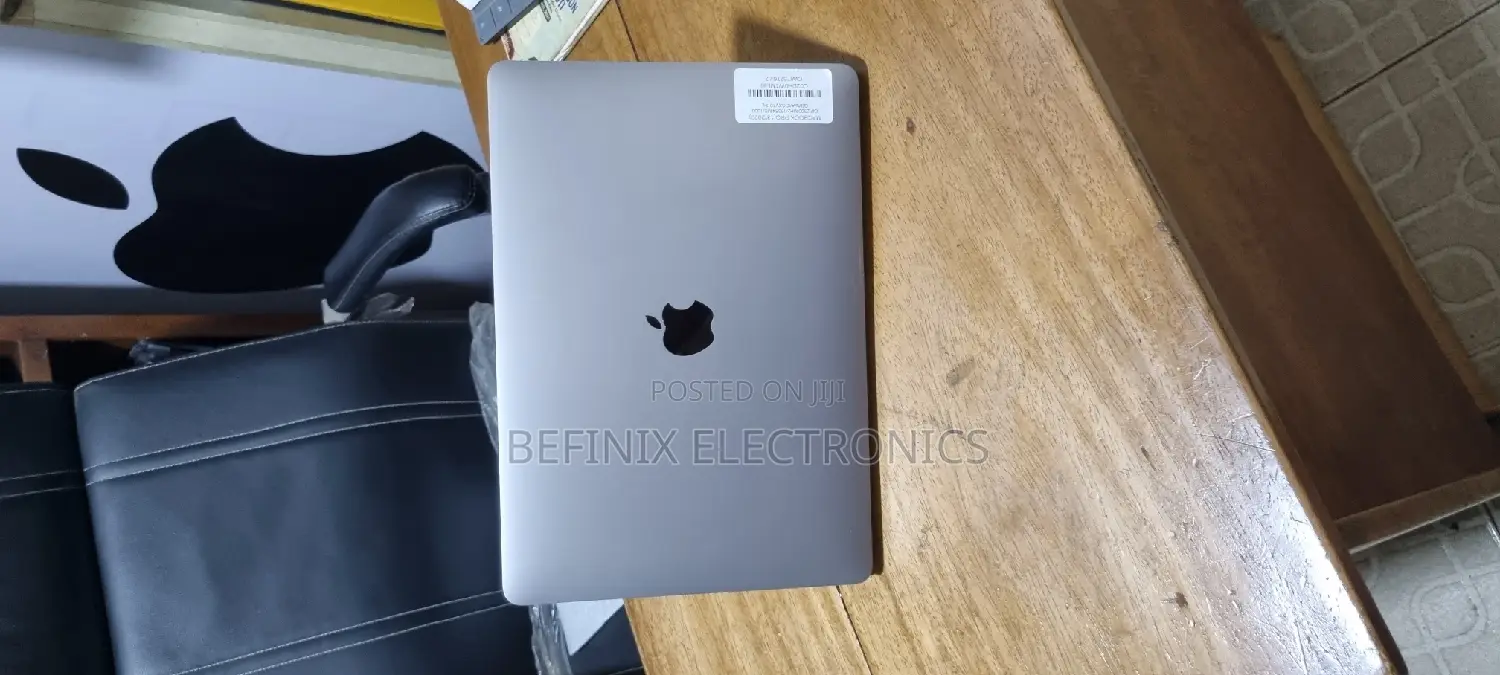 Laptop Apple MacBook Pro 2020 16GB Intel Core I7 SSD 1T