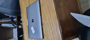 Laptop Apple MacBook Pro 2020 16GB Intel Core I7 SSD 1T