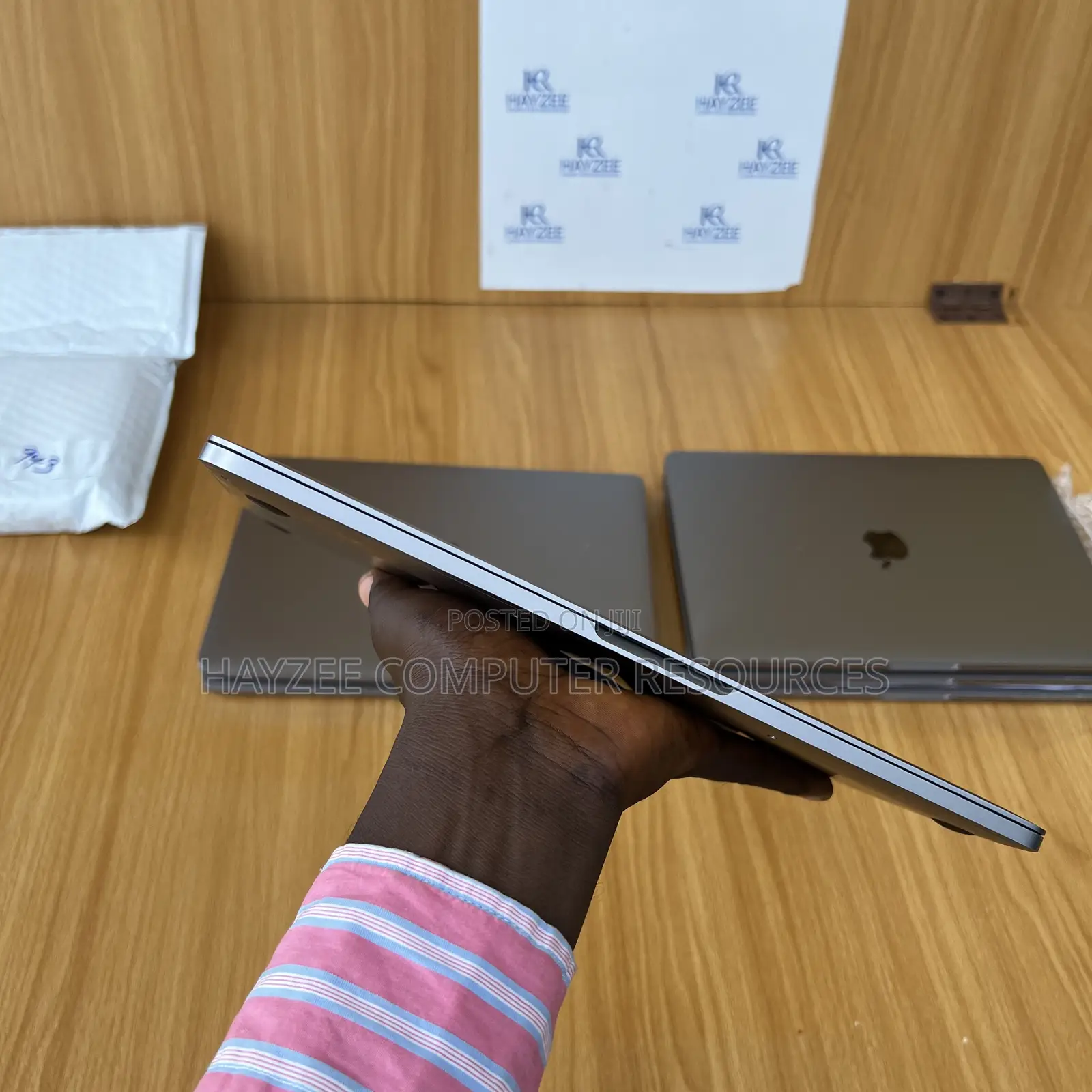 Laptop Apple MacBook Pro 2017 16GB Intel Core I5 SSD 512GB