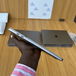 Laptop Apple MacBook Pro 2017 16GB Intel Core I5 SSD 512GB