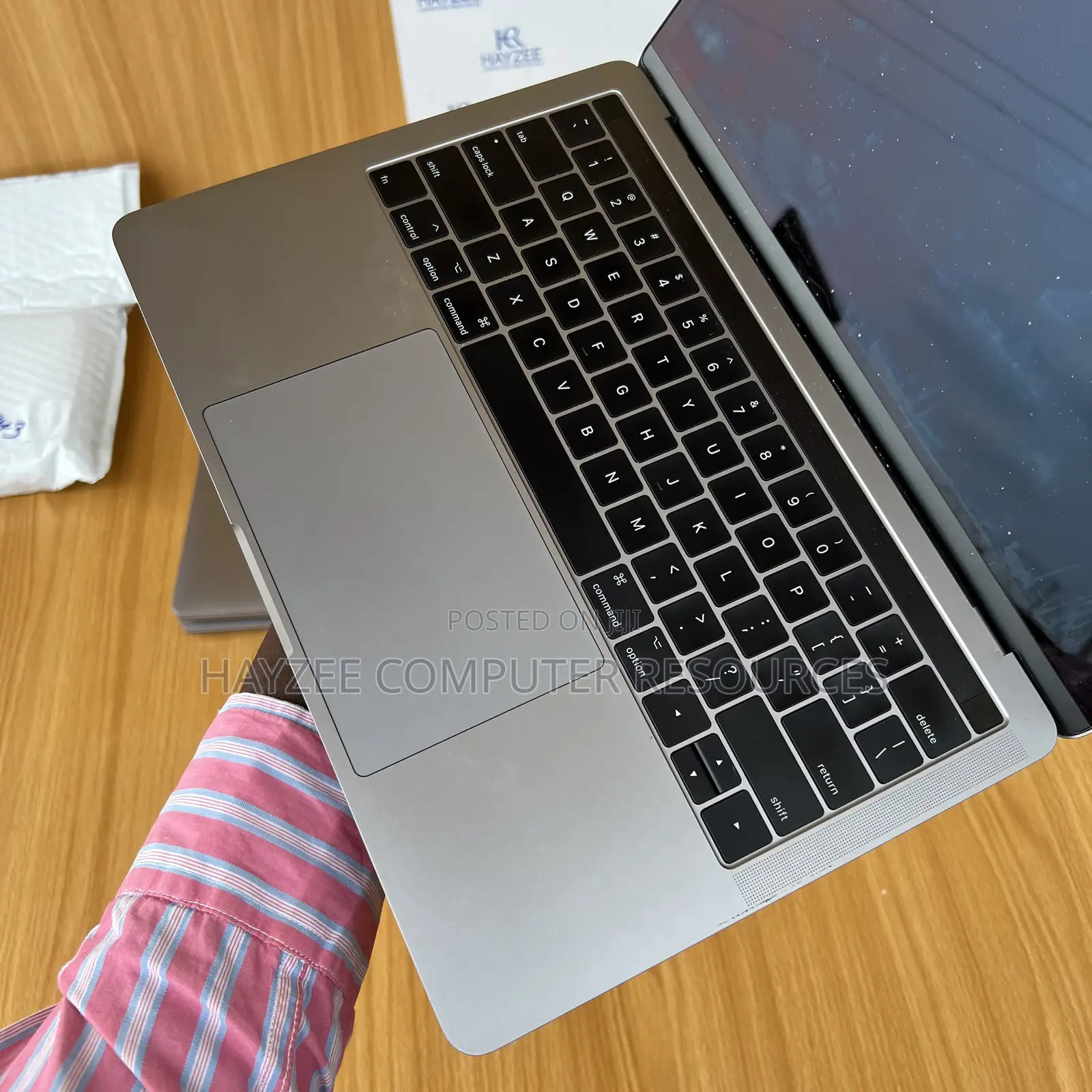 Laptop Apple MacBook Pro 2017 16GB Intel Core I5 SSD 512GB