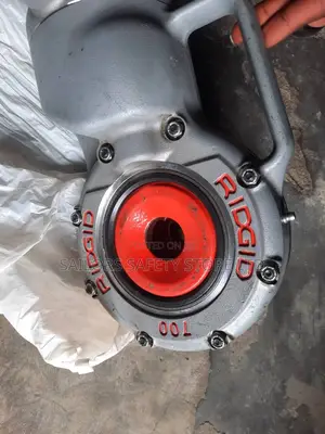RIDGID 700 Hand Held Power Drive Pipe Threading Machine