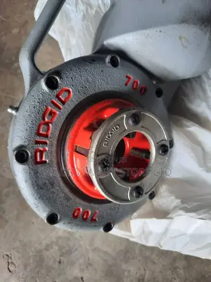 RIDGID 700 Hand Held Power Drive Pipe Threading Machine