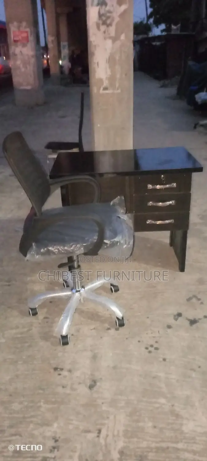Standard Local Office Table and Chair