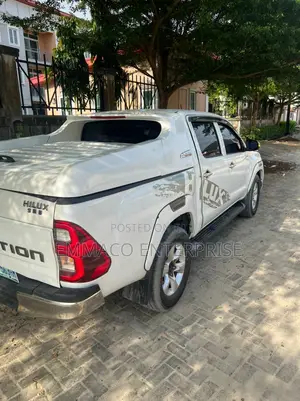 Carryboy Hilux