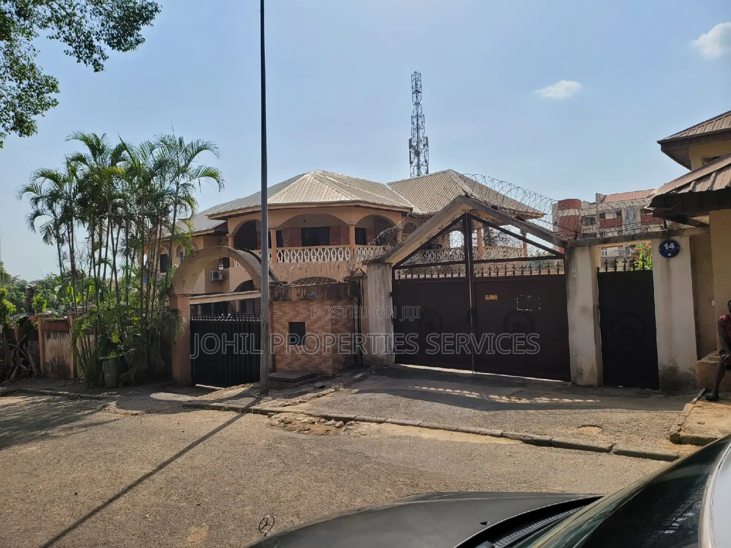 6bdrm Duplex in Garki 1 for sale