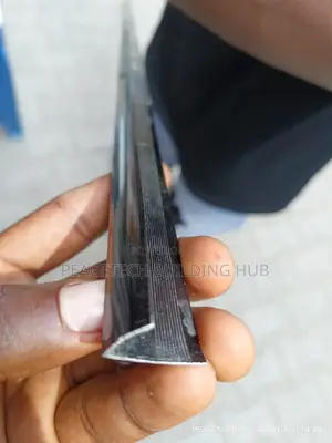 Black Curve Edge Profile