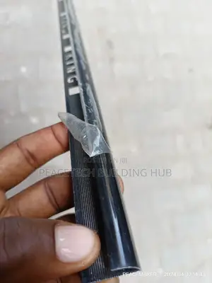 Black Curve Edge Profile