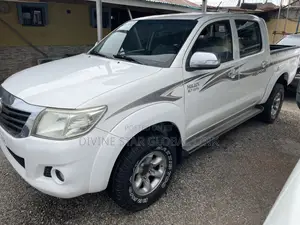Toyota Hilux 2014 White