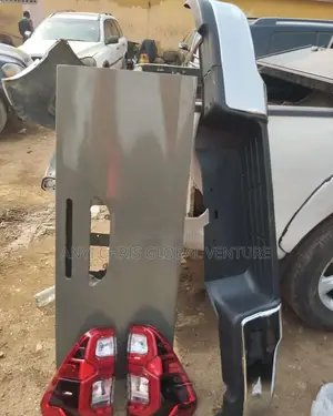 Hilux Part's Available Like Booth Back Bumper and Back Light