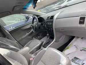 Toyota Corolla 2010 Green