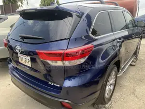 Toyota Highlander 2015 Blue