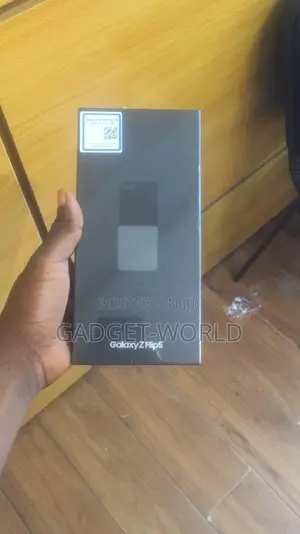 New Samsung Galaxy Z Flip5 256 GB Black