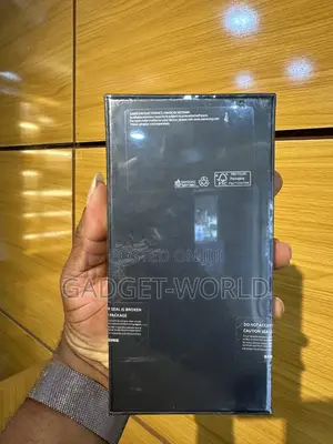 New Samsung Galaxy S22 Ultra 5G 256 GB Red