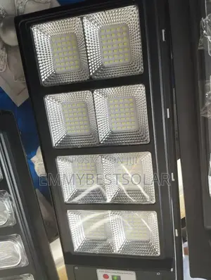 8 Eyes 400w All in 1 Solar Street Light