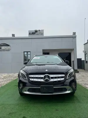 Mercedes-Benz GLA-Class GLA250 4MATIC 4dr SUV AWD (2.0L 4cyl Turbo 7AM)