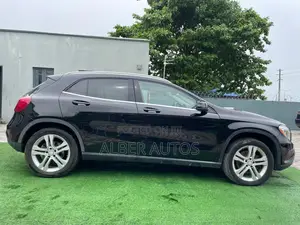 Mercedes-Benz GLA-Class GLA250 4MATIC 4dr SUV AWD (2.0L 4cyl Turbo 7AM)