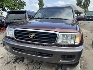 Toyota Land Cruiser 2004 Red