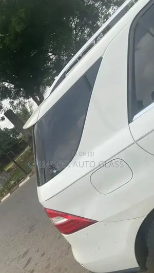 Mercedes ML 166 Body Vent Glass