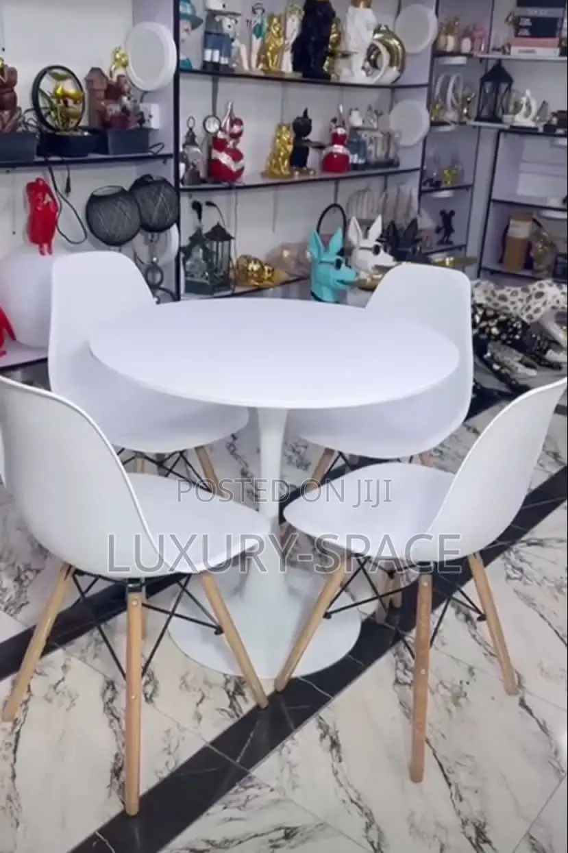 Quality and Simple Dining/Restaurant Set