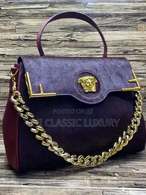 Super High Quality Luxury Women's Bags Available in Store