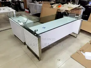 White Glass Table 1.6