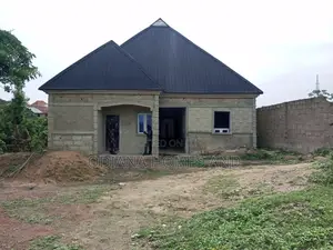 Photo - 8bdrm Bungalow in Soka for sale