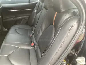 Toyota Camry LE FWD (2.5L 4cyl 8AM) 2018 Black