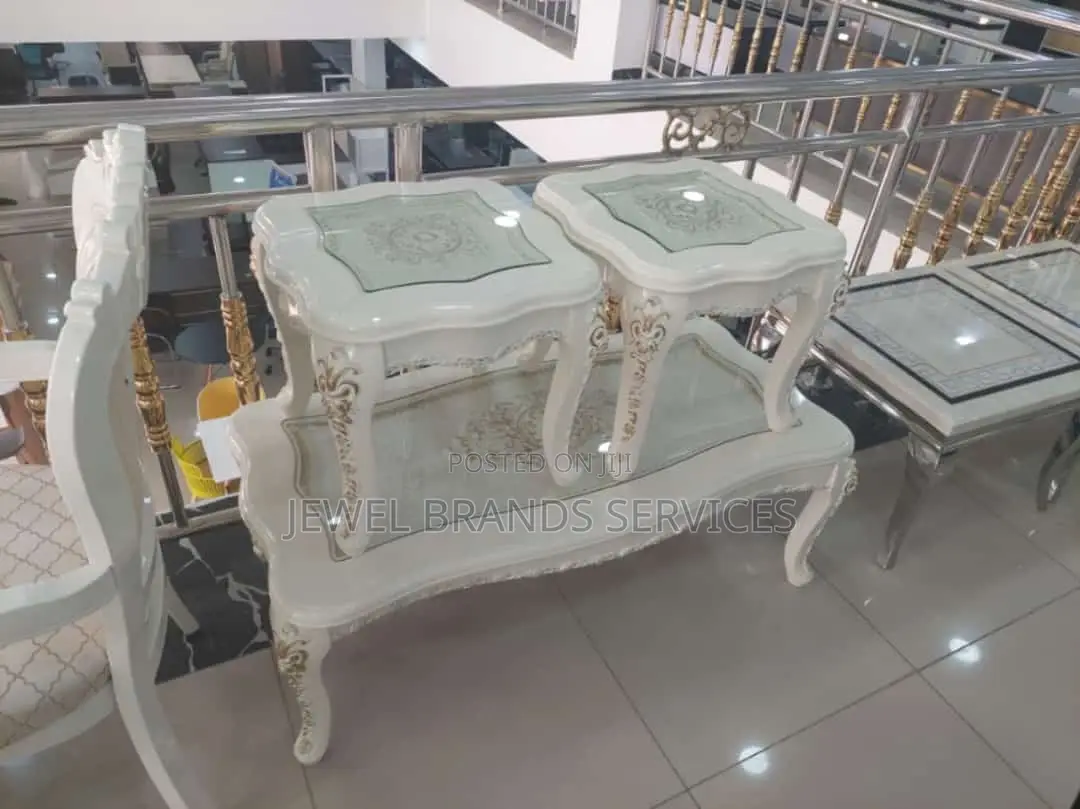 Center Table With 2 Side Stools