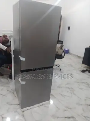 Bottom Freezer Hisense 225L Double Door Refrigerator