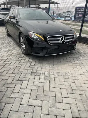 Mercedes-Benz E300 4Matic AWD Sedan (2.0L 4cyl 9A) 2017 Black