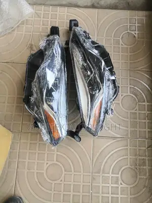 Set Toyota Headlight Corolla 2018 Sport