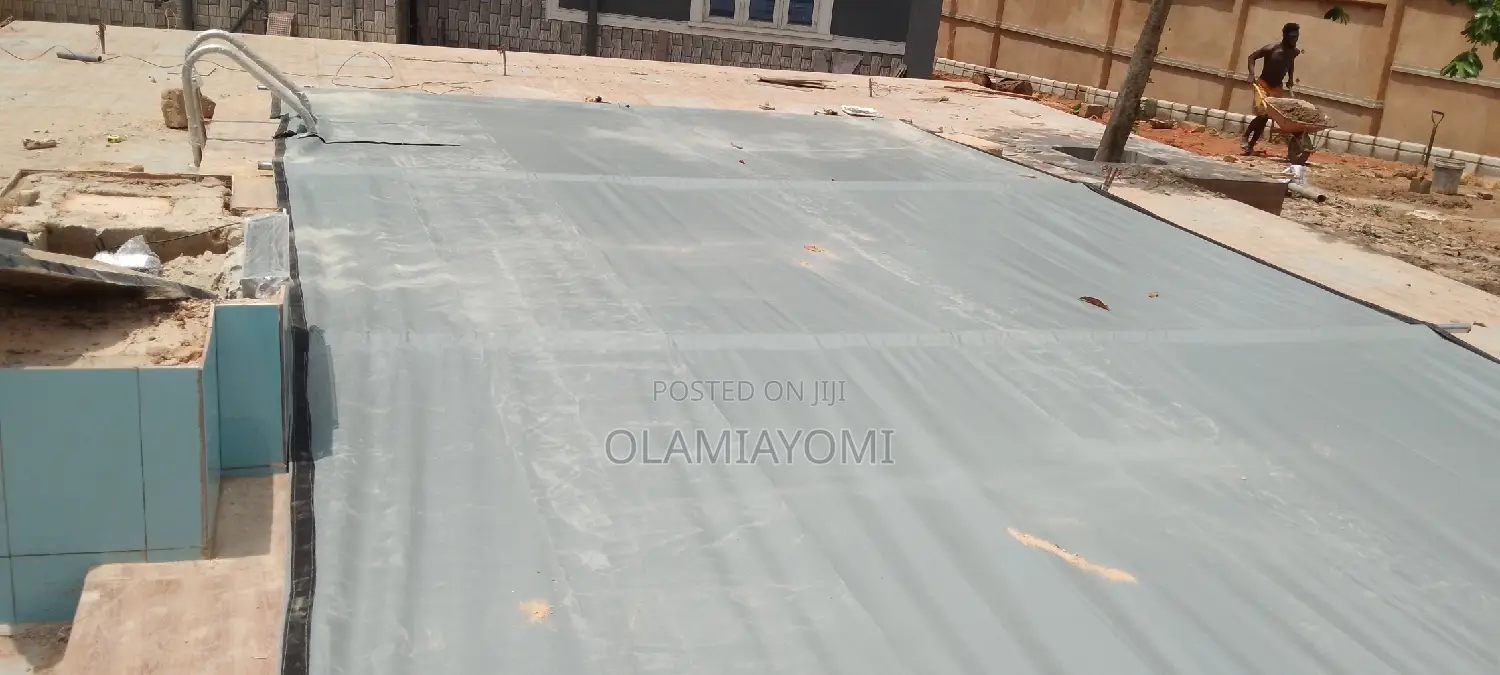 Automatic Swimming Pool Cover