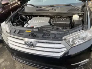 Toyota Highlander Limited 3.5l 4WD 2013 Black