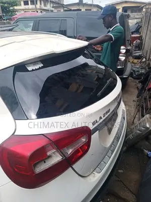 Mercedes Gla 250 Rear Back Glass Installed