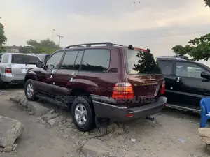 Toyota Land Cruiser 4x4 2005 Red