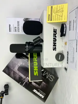 SHURE SM7B Vocal Dynamic Studio Microphone