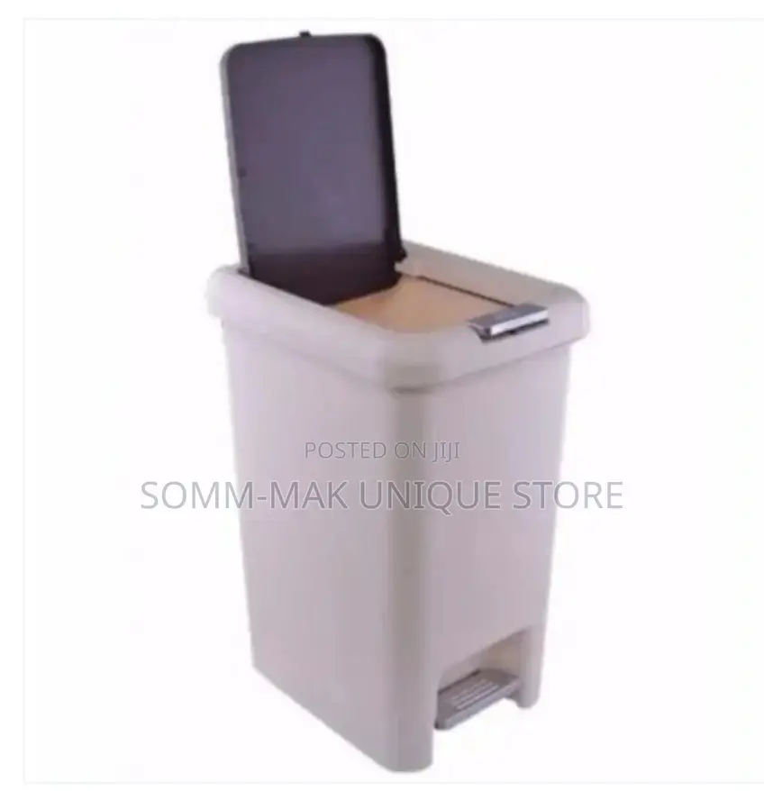 Plastic Pedal Bin - 30 Litres