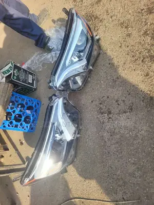 Headlights RAV 4 2019 Model