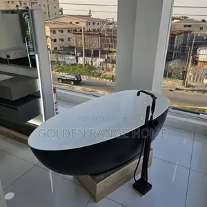 Luxury Bathtub Black White