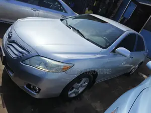 Toyota Camry 2010 Silver