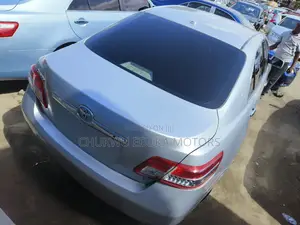 Toyota Camry 2010 Silver