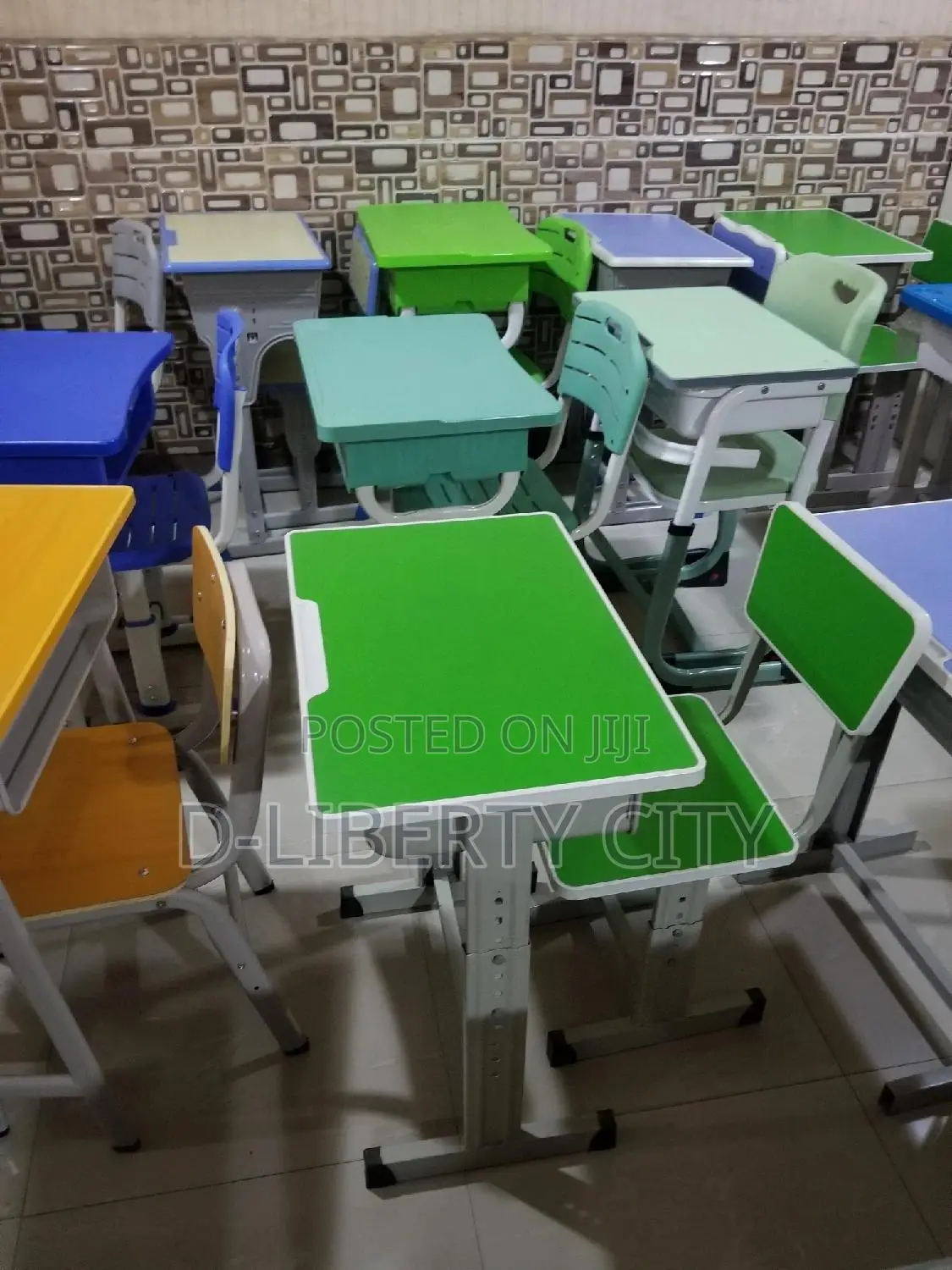 Super School Table